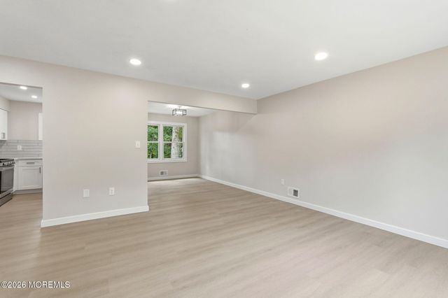 60 Woodland Road, Bayville, NJ 08721