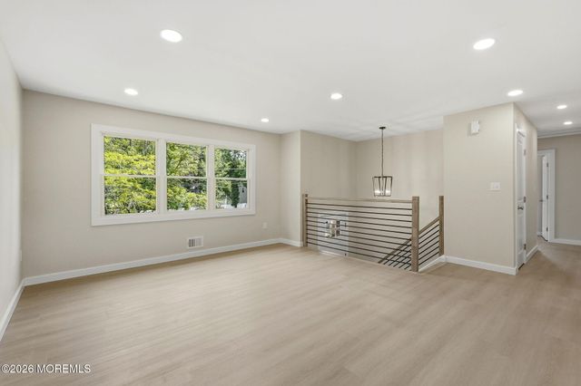 60 Woodland Road, Bayville, NJ 08721