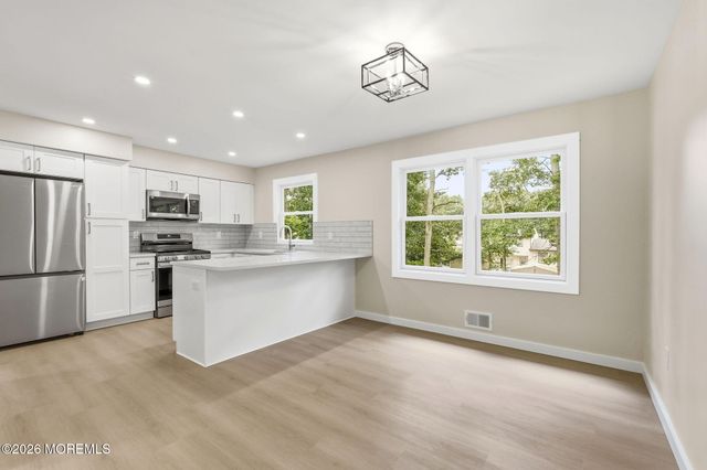 60 Woodland Road, Bayville, NJ 08721