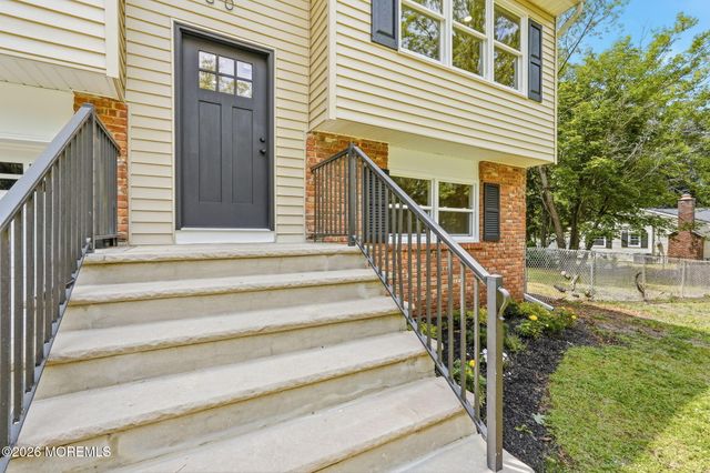 60 Woodland Road, Bayville, NJ 08721