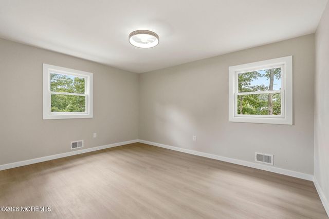 60 Woodland Road, Bayville, NJ 08721