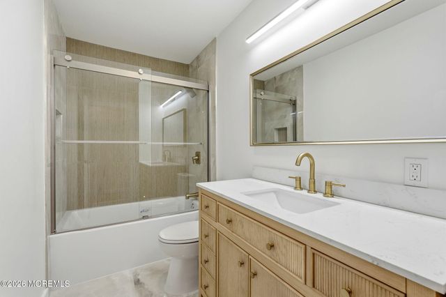 60 Woodland Road, Bayville, NJ 08721