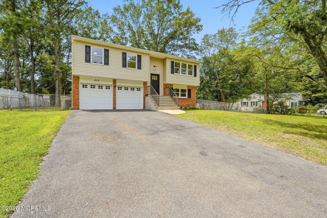 60 Woodland Road, Bayville, NJ 08721