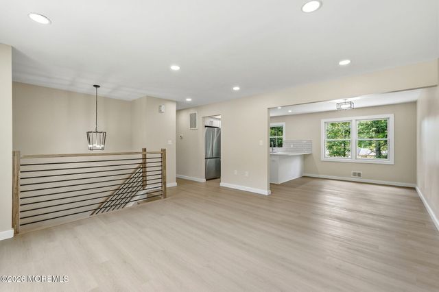 60 Woodland Road, Bayville, NJ 08721