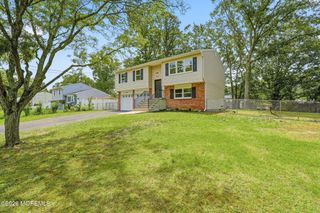 60 Woodland Road, Bayville, NJ 08721