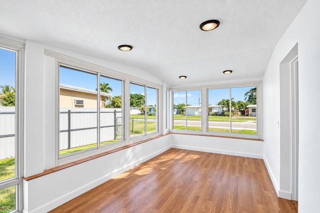 5678 Cinnamon Drive, West Palm Beach, FL 33415