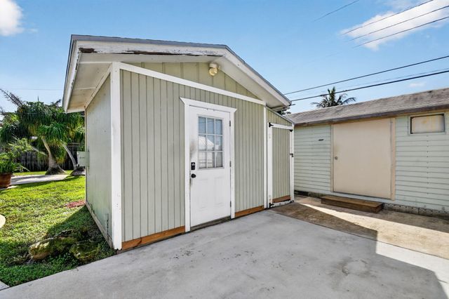 5678 Cinnamon Drive, West Palm Beach, FL 33415