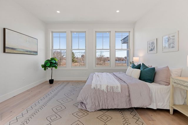 656 Mystic Ave B, Somerville, MA 02145