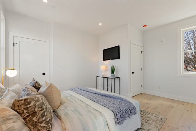 656 Mystic Ave B, Somerville, MA 02145