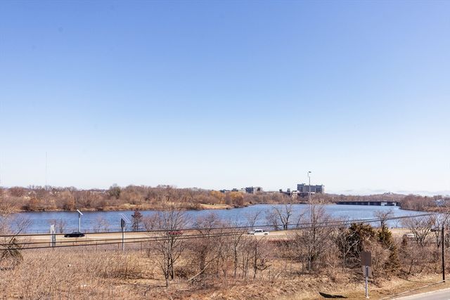 656 Mystic Ave B, Somerville, MA 02145