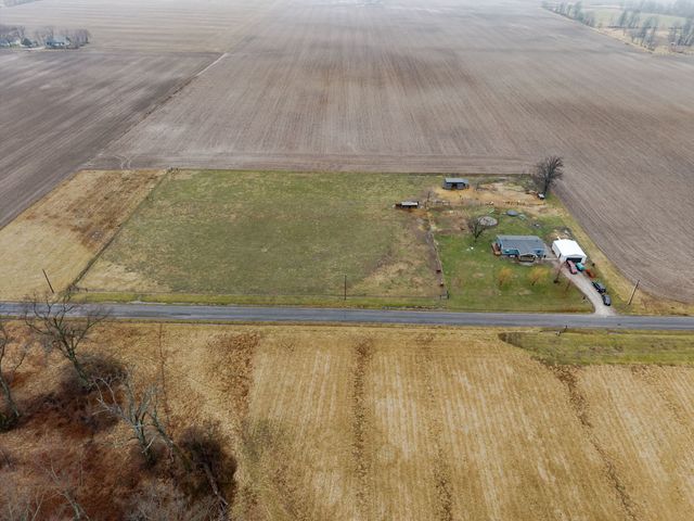4239 Seven Hills Road, Odin, IL 62870