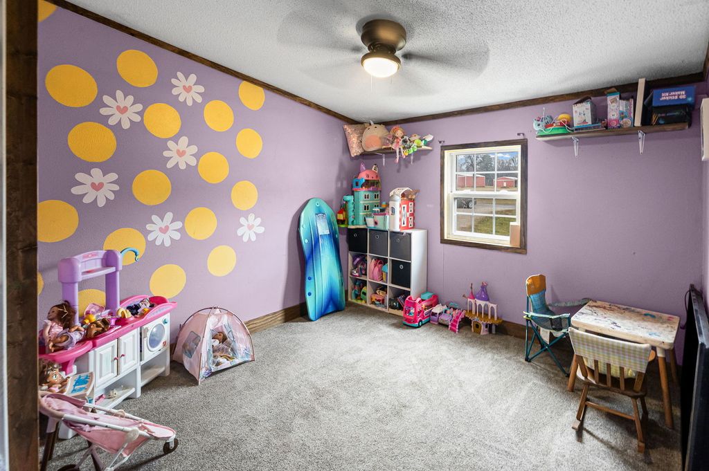 Image 23 of property listing at 4239 Seven Hills Road, Odin, IL 62870