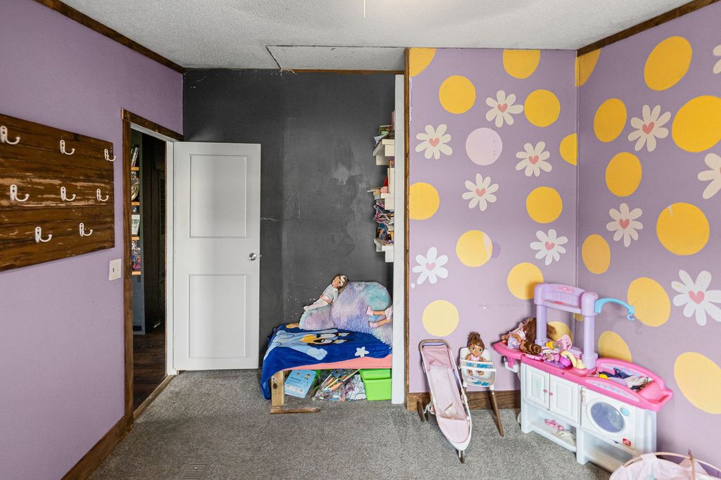 Image 24 of property listing at 4239 Seven Hills Road, Odin, IL 62870