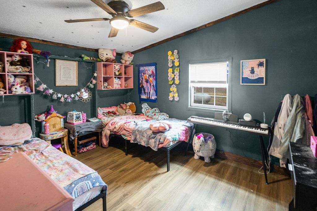 Image 26 of property listing at 4239 Seven Hills Road, Odin, IL 62870