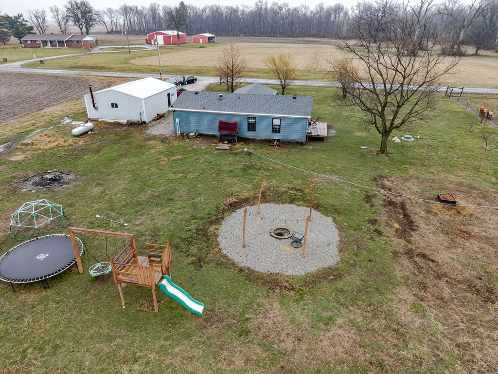 Image 37 of property listing at 4239 Seven Hills Road, Odin, IL 62870