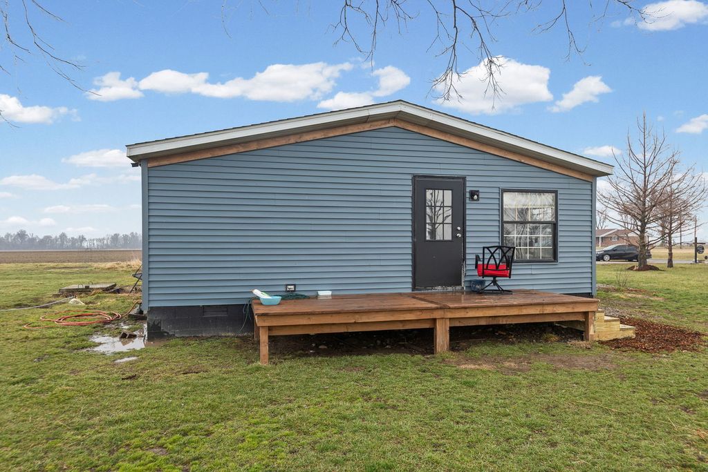 Image 7 of property listing at 4239 Seven Hills Road, Odin, IL 62870