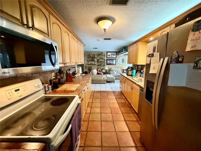 1581 SW 27th Ter, Fort Lauderdale, FL 33312