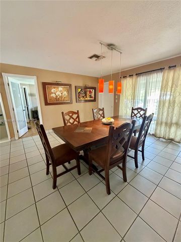 1581 SW 27th Ter, Fort Lauderdale, FL 33312