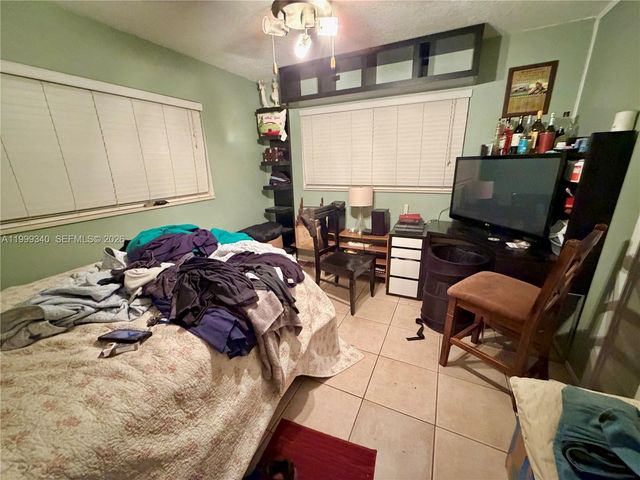 1581 SW 27th Ter, Fort Lauderdale, FL 33312