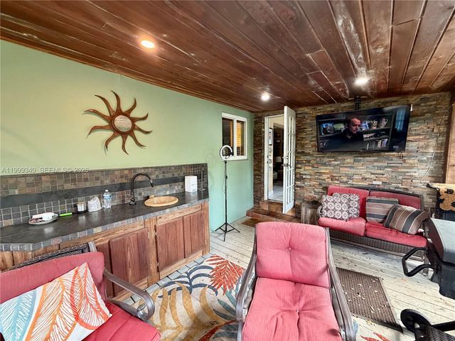 1581 SW 27th Ter, Fort Lauderdale, FL 33312