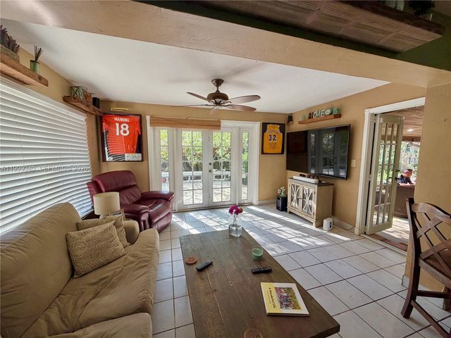 1581 SW 27th Ter, Fort Lauderdale, FL 33312