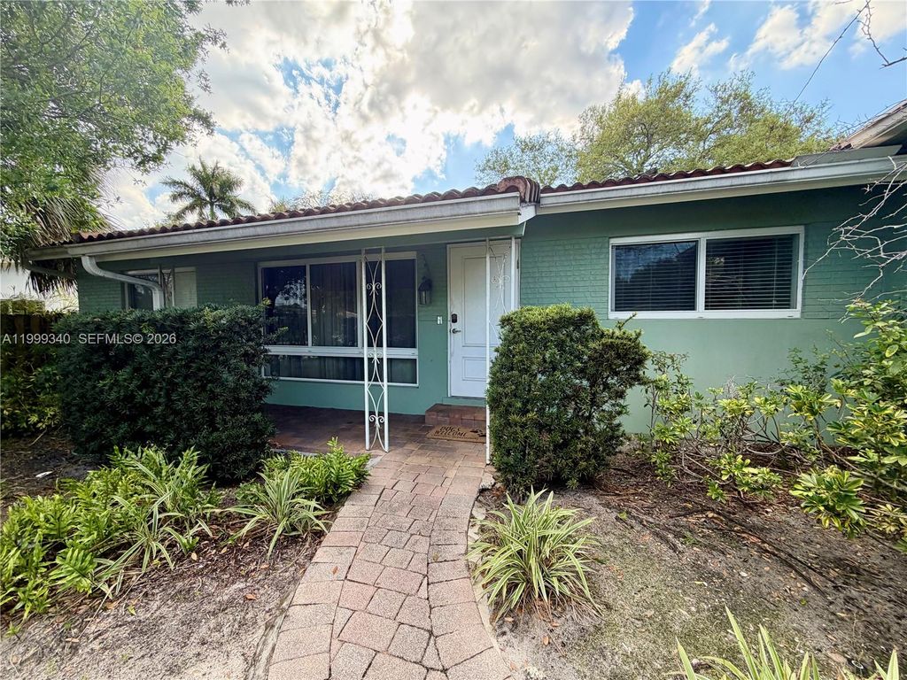 1581 SW 27th Ter, Fort Lauderdale, FL 33312