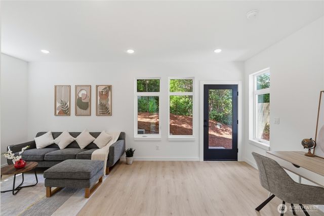 5716 NE 65th Street, Seattle, WA 98115