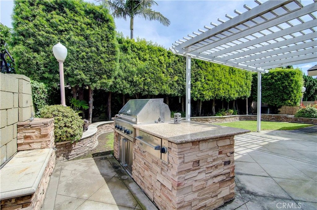 Image 11 of property listing at 4309 Dogwood Avenue, Seal Beach, CA 90740