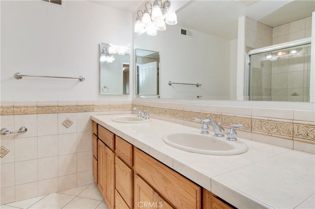 Image 8 of property listing at 4309 Dogwood Avenue, Seal Beach, CA 90740