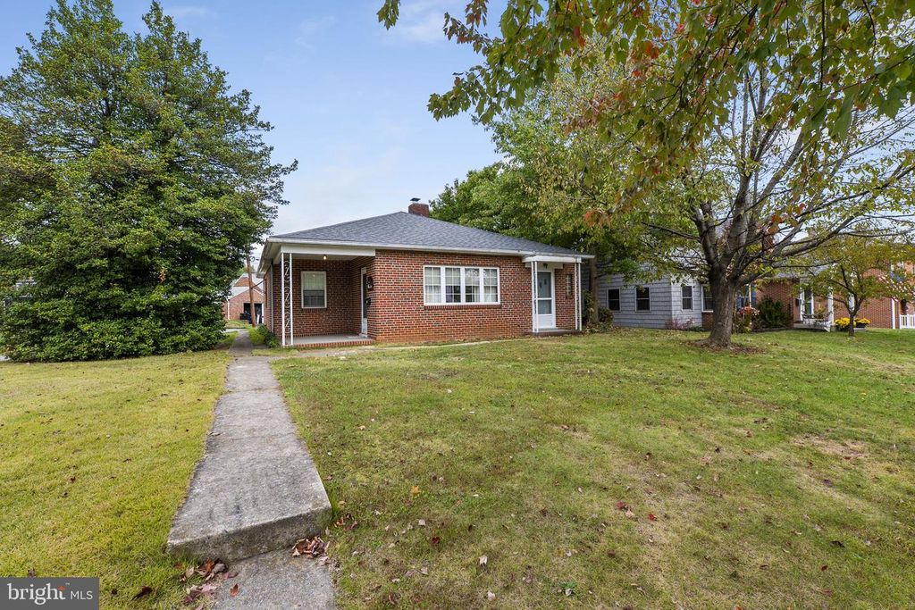 108 LINDEN AVE, Hagerstown, MD 21742