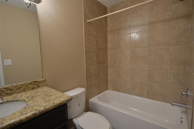 106 Eddy Street B, Humble, TX 77338