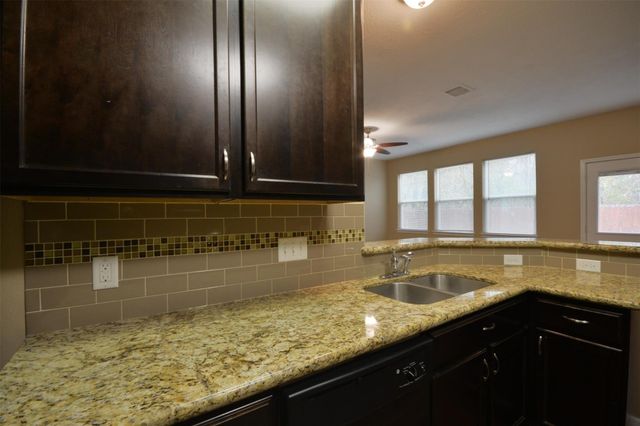 106 Eddy Street B, Humble, TX 77338