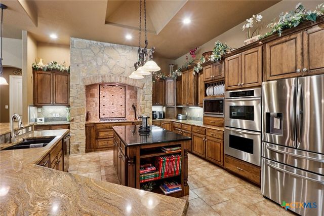 10411 Eiche Circle, New Braunfels, TX 78132