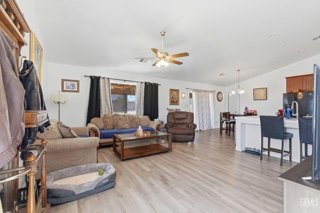 7115 Santana Sun Drive, Bakersfield, CA 93313