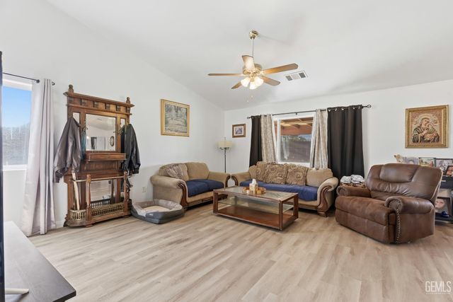 7115 Santana Sun Drive, Bakersfield, CA 93313