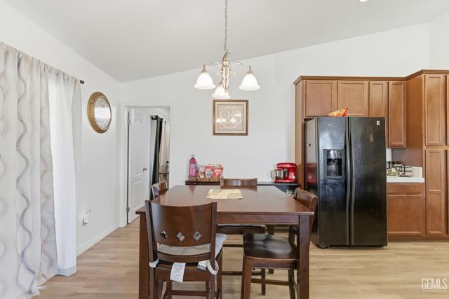 7115 Santana Sun Drive, Bakersfield, CA 93313