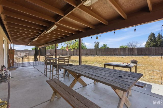 7115 Santana Sun Drive, Bakersfield, CA 93313