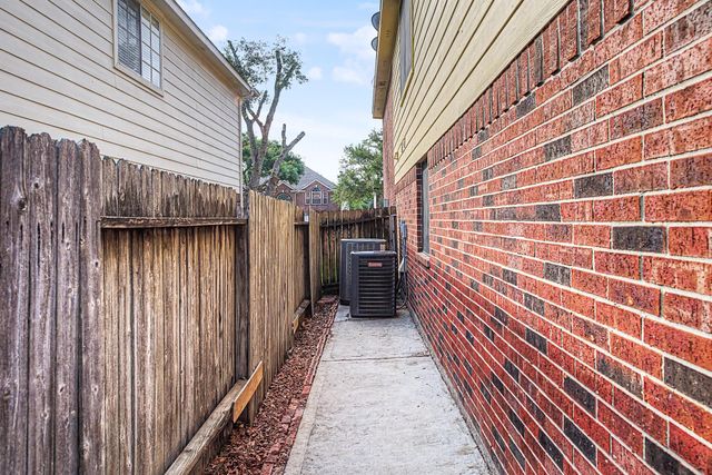 2126 Highland Bay Court, Katy, TX 77450