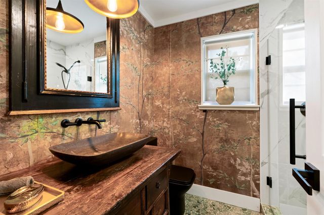 8721 Mountain Crest DR, Austin, TX 78735