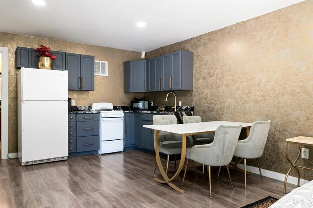 8721 Mountain Crest DR, Austin, TX 78735