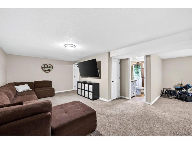 7513 Saulsbury St, Arvada, CO 80003