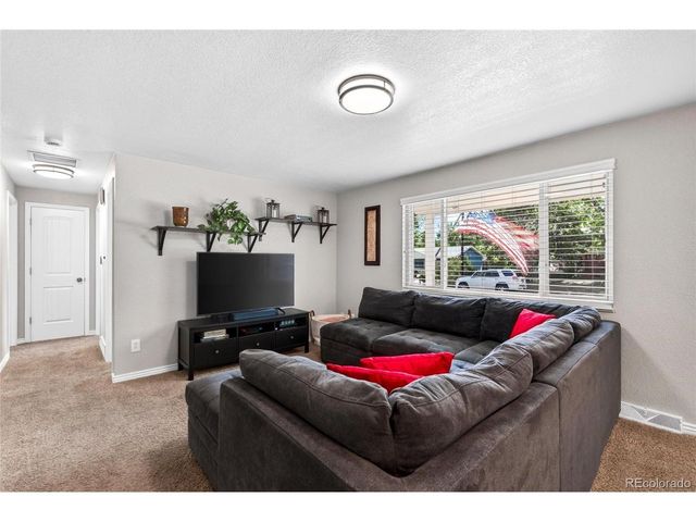 7513 Saulsbury St, Arvada, CO 80003