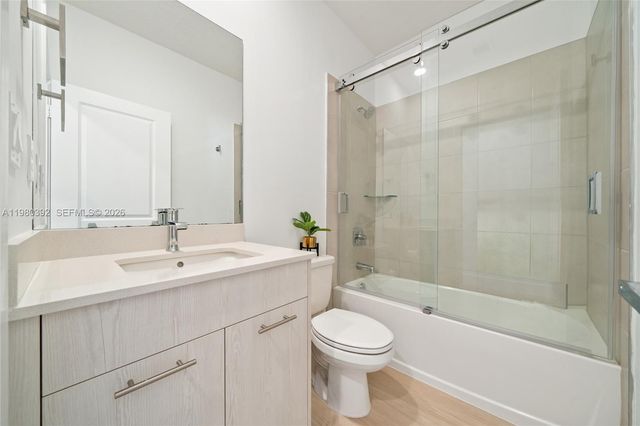 4648 NW 83rd Ave, Doral, FL 33166