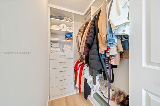 4648 NW 83rd Ave, Doral, FL 33166