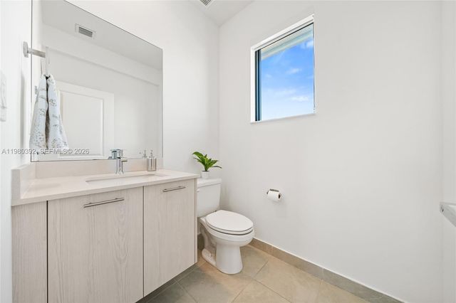 4648 NW 83rd Ave, Doral, FL 33166