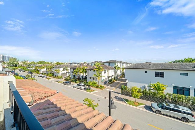 4648 NW 83rd Ave, Doral, FL 33166