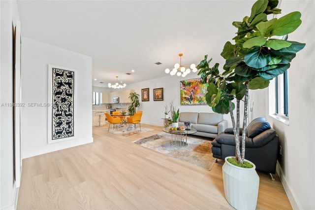 4648 NW 83rd Ave, Doral, FL 33166