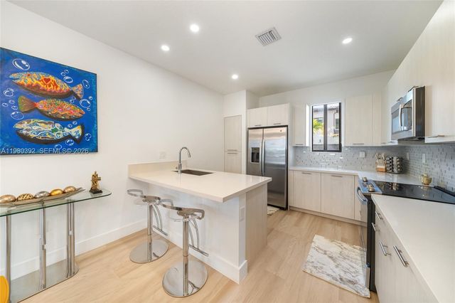 4648 NW 83rd Ave, Doral, FL 33166