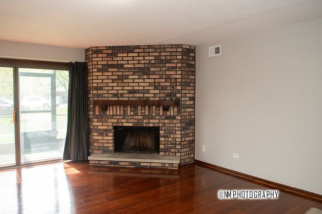 9182 South Road A, Palos Hills, IL 60465