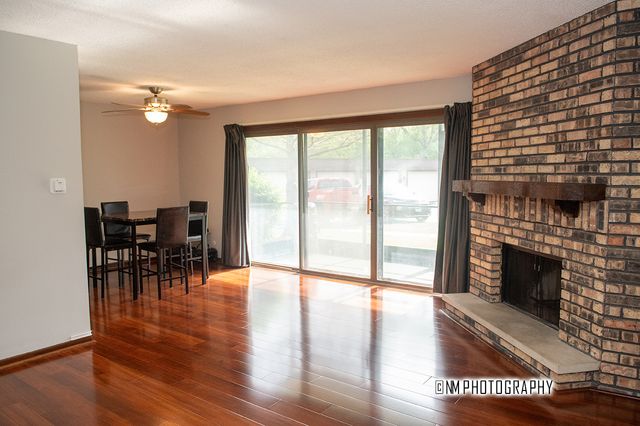 9182 South Road A, Palos Hills, IL 60465